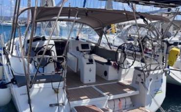 Sun Odyssey 440, Ermis