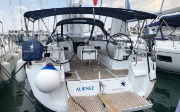 Sun Odyssey 479, Albinez